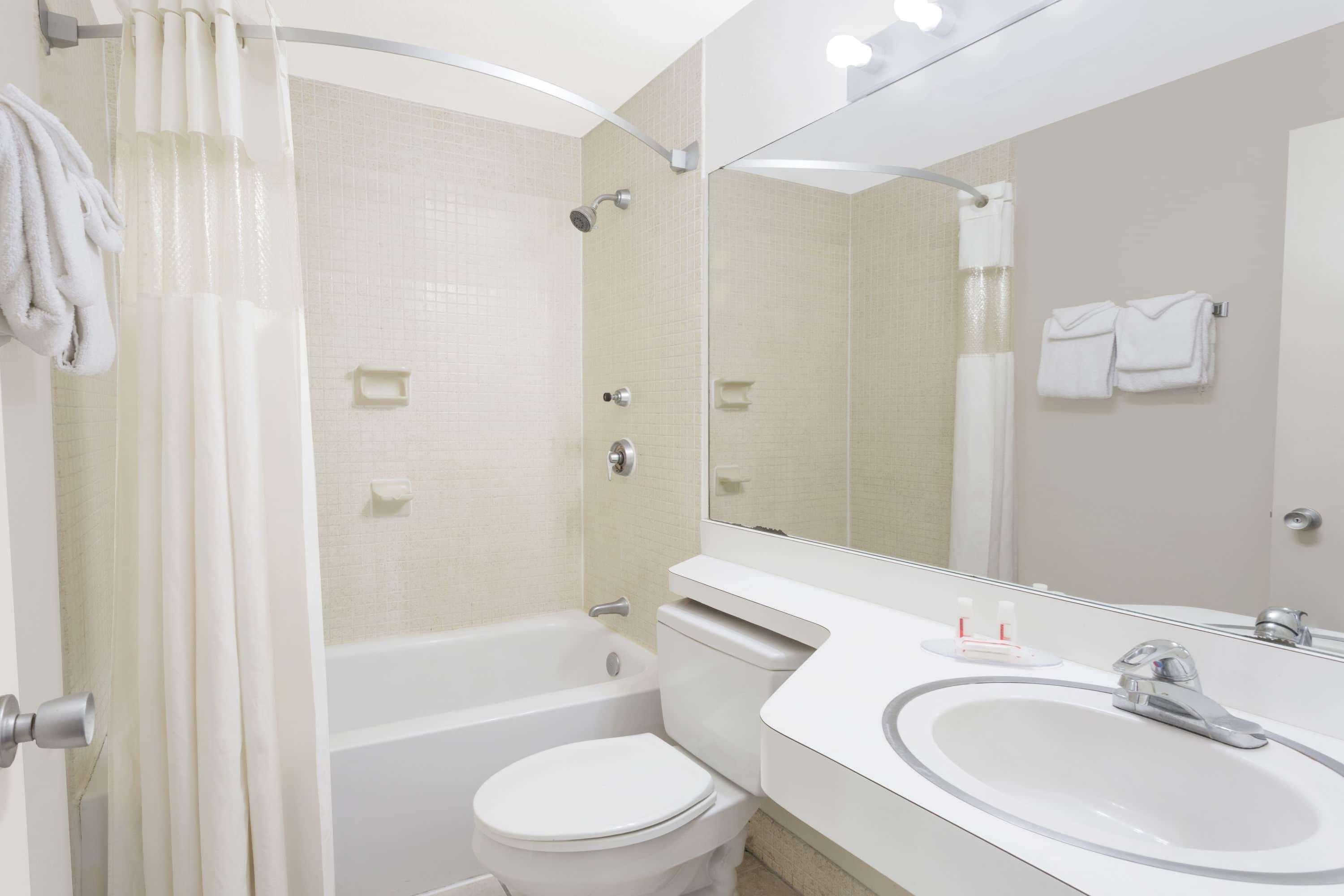 Howard Johnson By Wyndham Vero Beach / Downtown Extérieur photo