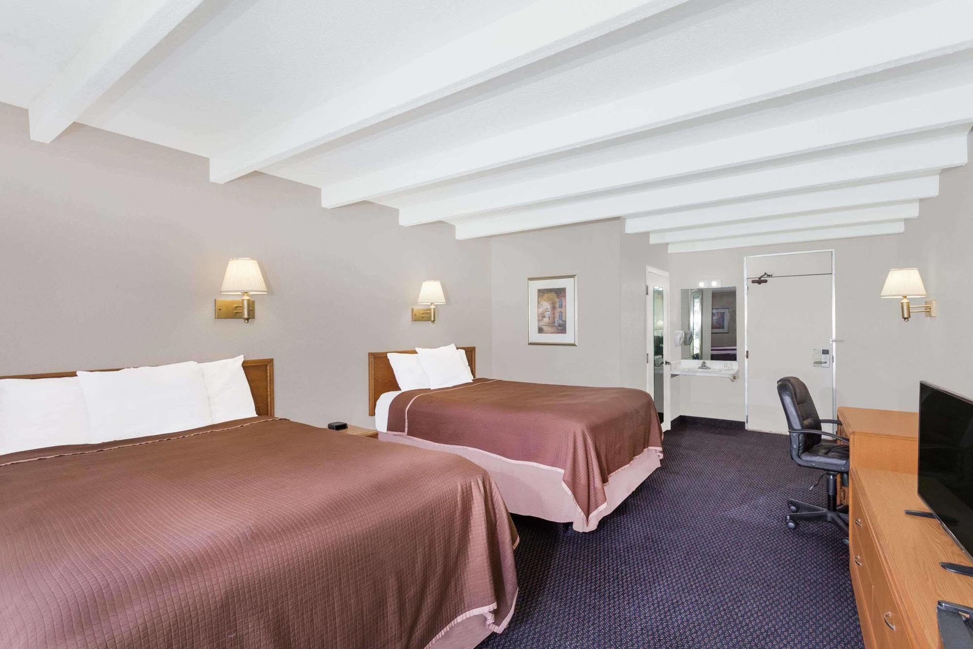 Howard Johnson By Wyndham Vero Beach / Downtown Extérieur photo
